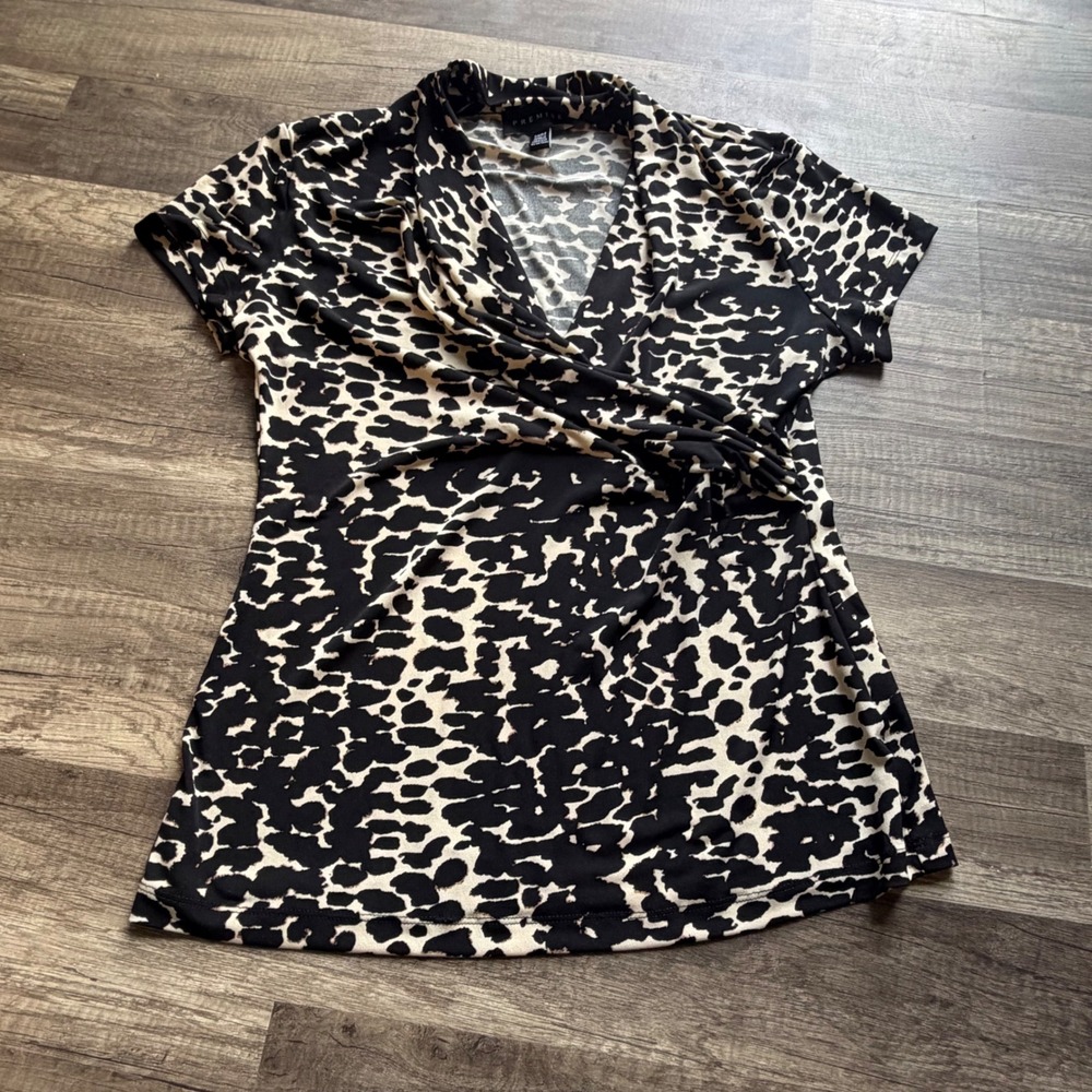 Premise Womens Animal Print Faux Wrap Blouse Short Sleeve V-Neck Top Tan Black M